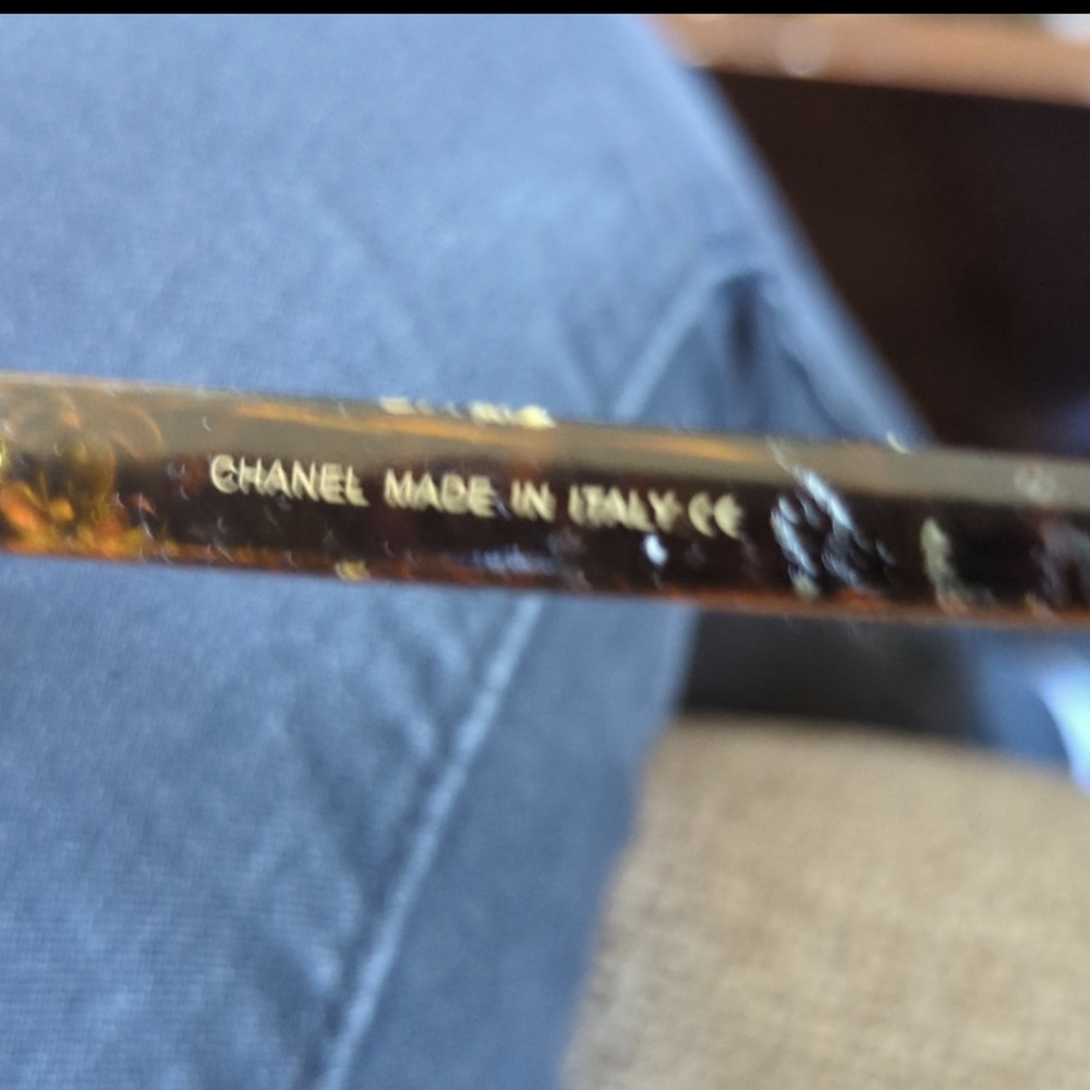 Authentic CHANEL Tortoiseshell Sunglasses - Picture 4 of 4